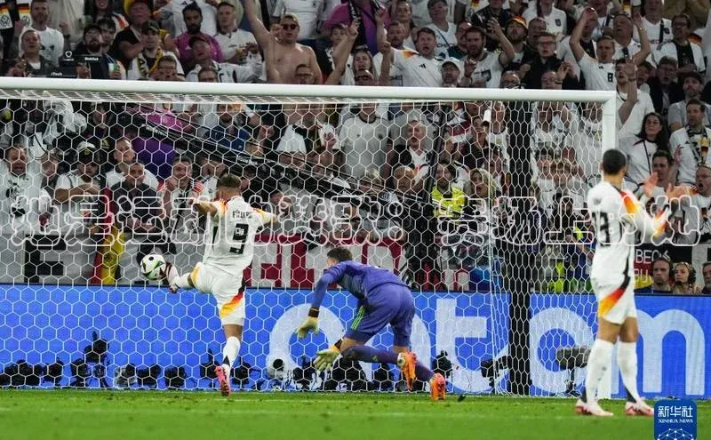 耀世登录平台百度集团她是运动的赞歌：赛场上的她